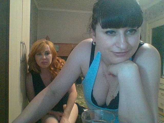 Zdjęcia awesomediss2 Breast 70 tok, butt in panties 70 t, kiss 100 t, remove panties 200 tok, add 2 tok as friends. get up from the chair and show yourself 10 current