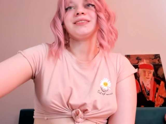 Zdjęcia CutieSue Oil show , naked body ^_^ lovense in my pussy subscription 10 tokens @total @sofar : start show @remain