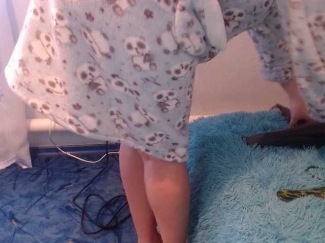Zdjęcia HottyAssGirl Stand up35 see u cam 38 boobs 40 ass 55 pussy 75 play pussy 200 cum show 280 squirt 400 play with toy 500 take off mask 100