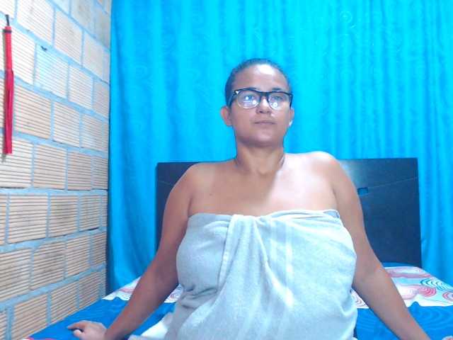Zdjęcia isabellegree I am a very hot latina woman willing everything for you without limits love