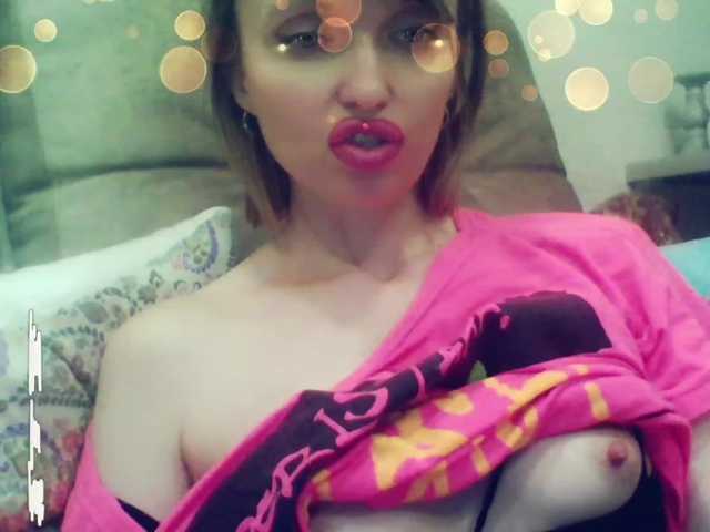 Zdjęcia lilisexy14 Hello! I'm Lilya! Delicious and juicy blowjob with saliva and deepthroat with dildo 222, 0 already earned, I need 222 more tokens to complete countdown!