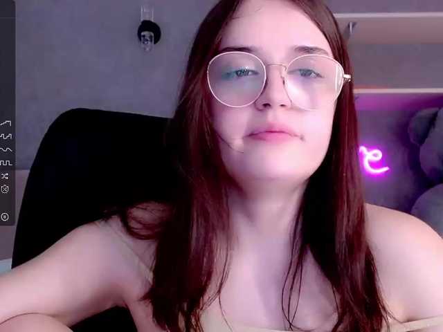 Zdjęcia MelodyGreen the day is still boring without your attention and presence (づ￣ 3￣)づ #teen #bigboobs #lovense #cum #young #natural