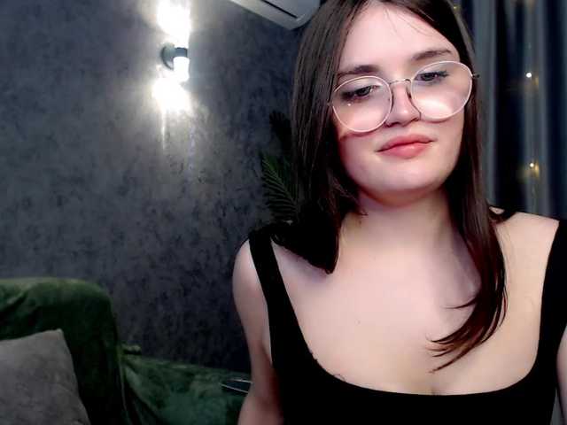 Zdjęcia MelodyGreen Hi everyone! Let's get wild today like real adults :) (づ￣ 3￣)づ #bigboobs #lovense #cum #young #natural