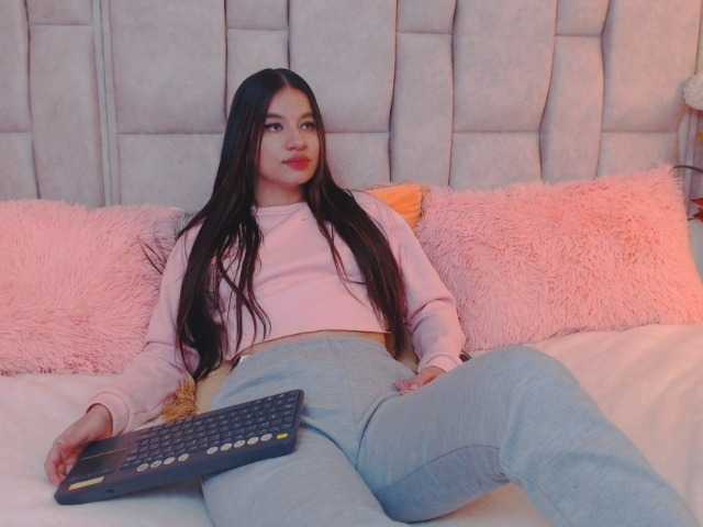 Zdjęcia MiaDunof1 hi guys i want you to vibrate me .im addicted to feeling , pink toy ready mmm lets fuck me