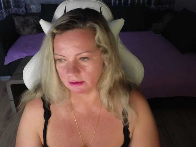 Zdjęcia Natalli888 #bbw#curvy#foot-fetish#dominance#role-playing #cuckolds Hello! Domi from 11 token. I like Ultra Hot, I'm natural ,11416977101300500999. All complemented by Tip Menu.PM 50 token and private