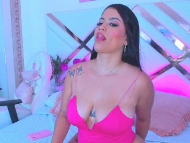 Zdjęcia SammyNell If you like me don't forget to follow me. make my kitty drip a lot for you. open pvt section don't miss a moment of emotions together #lushon . IG-Sammy_Nel